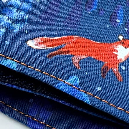 mouchoir bleu avec renards roux